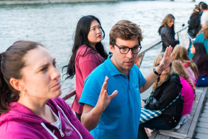 Paris Evening Bike Tour with 1-hour Seine River Cruise - Exploring the Eiffel Tower and Its Nighttime Illumination