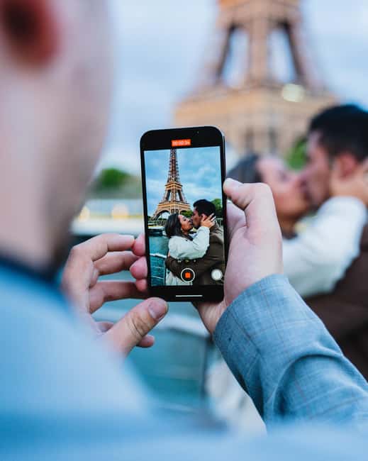 Paris: Evening River Cruise with Champagne & Food tasting - The Landmarks: Eiffel Tower, Louvre, and the City of Fashion