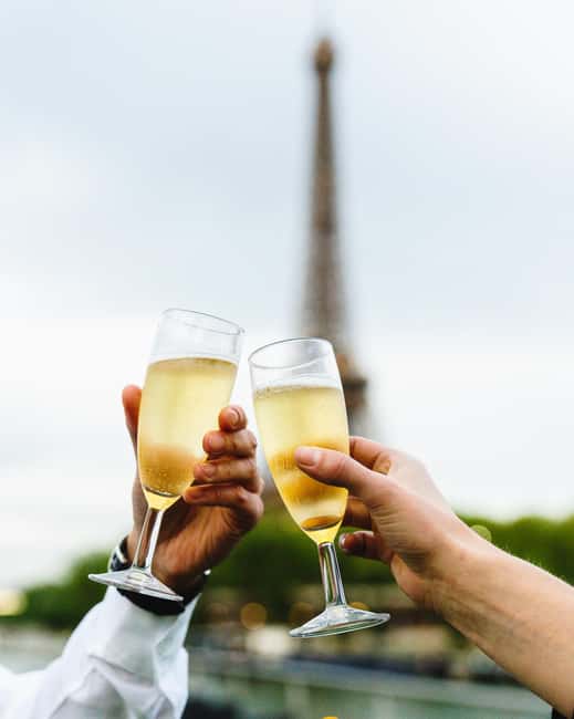 Paris: Evening River Cruise with Champagne & Food tasting - Practical Details: Starting Point, Dress Code, and Accessibility