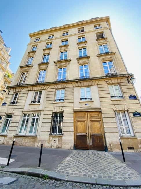 Paris: Explore the City Like Emily Tour - Filming Locations - Logistics and Group Experience