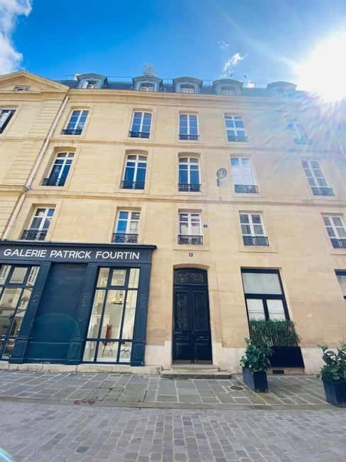 Paris: Explore the City Like Emily Tour - Filming Locations - Physical Aspects and Accessibility