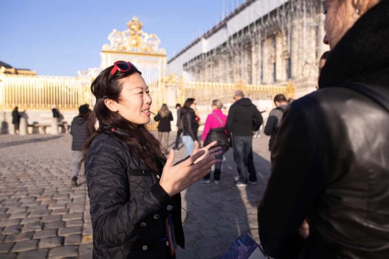Paris: Family Friendly Tour of Versailles with Gardens - Walking Through Versailles’ Royal Apartments and Private Rooms