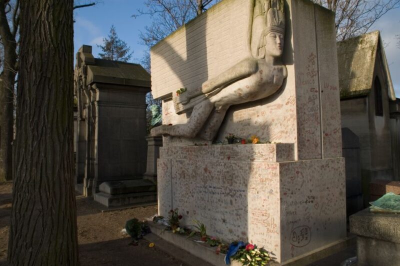 Paris: Famous Graves of Pere Lachaise Cemetery Guided Tour - The Experience of Visiting Jim Morrison’s Grave