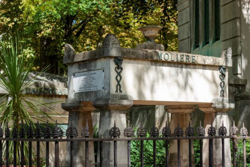 Paris: Famous Graves of Pere Lachaise Cemetery Guided Tour - Practicalities: Booking, Cancellation, and Accessibility