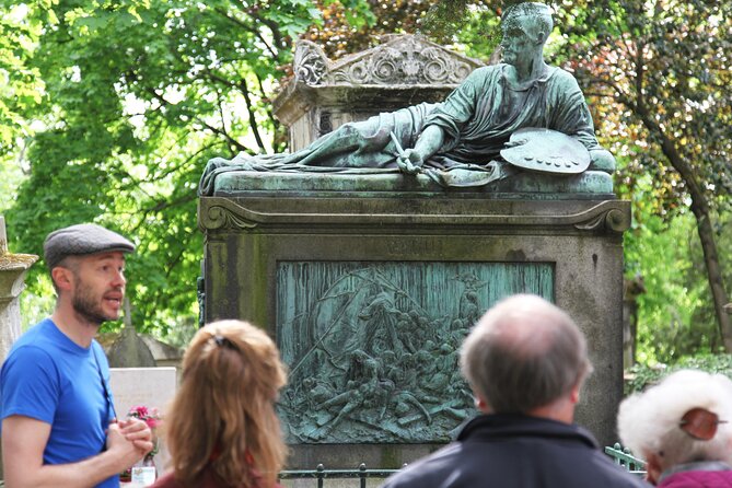 Paris: Famous Graves of Pere Lachaise Cemetery Guided Tour - Discover the Famous Graves of Père Lachaise Cemetery in Paris