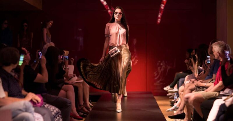 Paris: Fashion Show at Galeries Lafayette Haussmann - Meeting Point and Accessibility