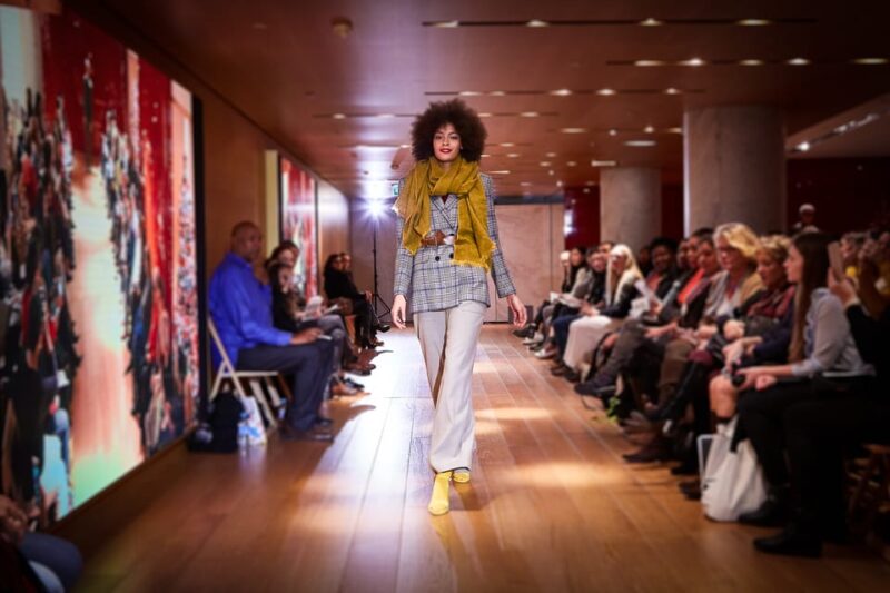 Paris: Fashion Show at Galeries Lafayette Haussmann - Pacing and Timing of the Show