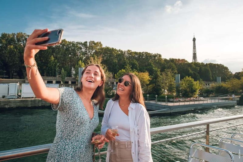 Paris: Fast-Access Seine River Cruise from Eiffel Tower - Timing, Pacing, and Crowd Levels