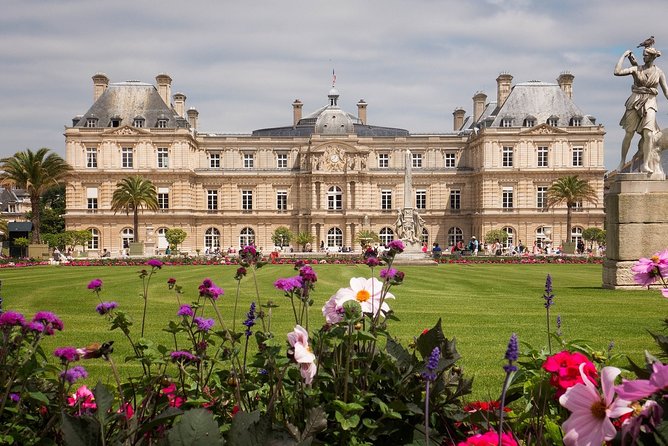 Paris First Time Private Tour with Notre Dame, Montmartre & Arc de Triomphe - Climbing the Arc de Triomphe with Priority Access