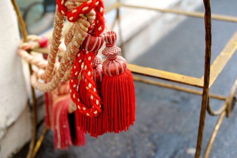 Paris: Flea Market Insider's Tour in Extra-Small Group - Starting at McDonalds Near Metro Porte de Clignancourt