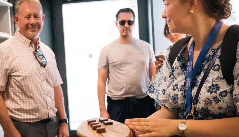 Paris: Food Trail Across the Right and Left Banks - Admiring Notre-Dame and Île Saint-Louis Views