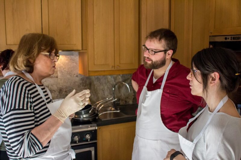 Paris: French Macarons Baking Class with a Parisian Chef - Group Dynamics and Atmosphere During the Class