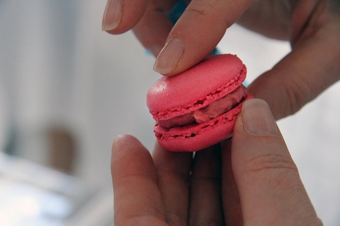 Paris French Macarons Small Group Baking Class with a Chef - Key Points