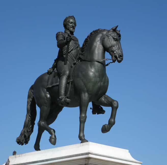 Paris: French Monarchy Intrigues Walking Tour - Practical Details and Booking Tips