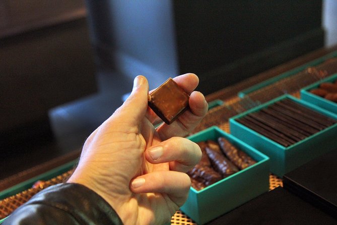 Paris French Sweets Tasting Tour with Pastries and Chocolates - The Guide’s Role in Making the Tour Special