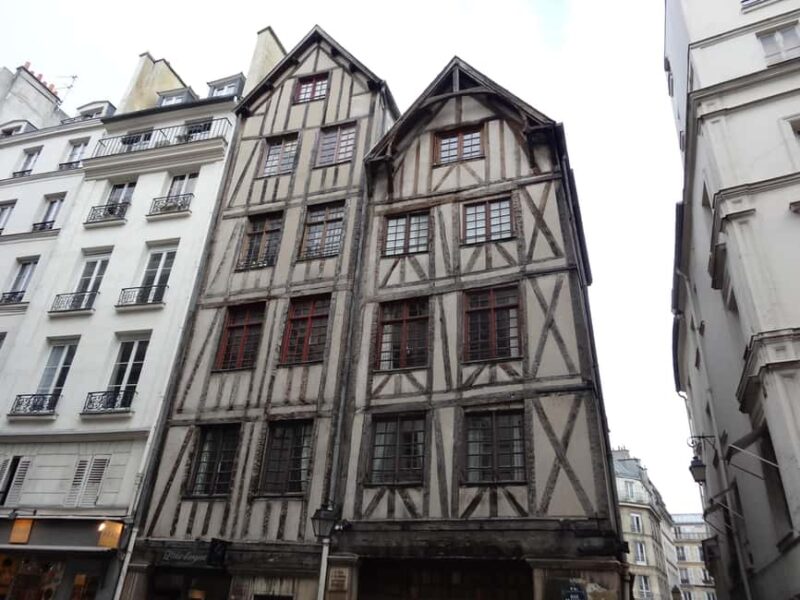 Paris: From the Roman Era to the Middle Age Walking Tour - Discovering Rare Medieval Houses and City Walls in the Marais