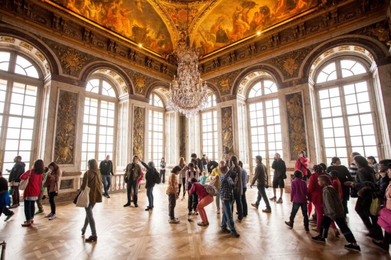 Paris: Gardens of Versailles Walking Tour & Palace Entry - The Leisure Time Inside the Palace