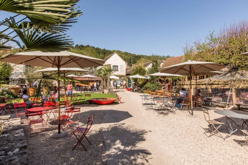 Paris: Giverny & Versailles Small Group or Private Tour - Highlights of the Artistic and Royal Excursion