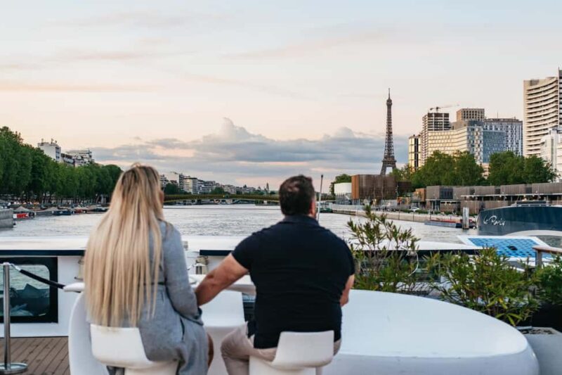 Paris: Gourmet Dinner Cruise on Seine River with Live Music - Key Points