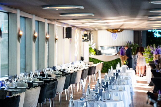 Paris Gourmet Dinner Seine River Cruise with Singer and DJ Set - Gourmet Dinner Menu and Food Options