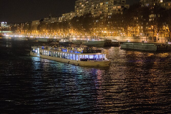 Paris Gourmet Dinner Seine River Cruise with Singer and DJ Set - The Outdoor Terrace and Photography Opportunities