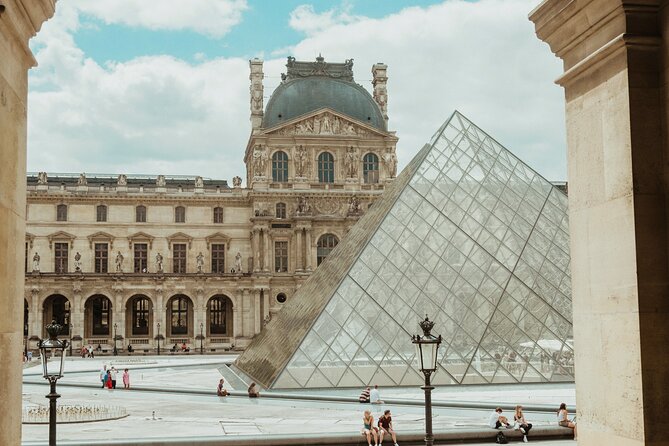 Paris Gourmet Food Tour and Louvre Museum Guided Tour in 1 Day - Savor French Cheese at La Fromagerie du Louvre