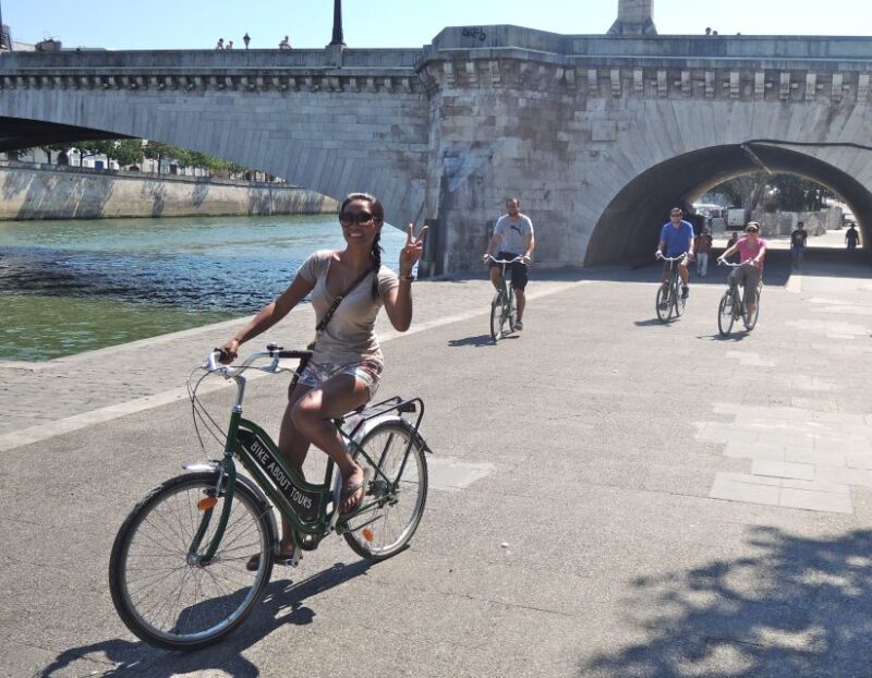 Paris: Guided Bike Tour Like a Local - Snack Stops and Food Recommendations