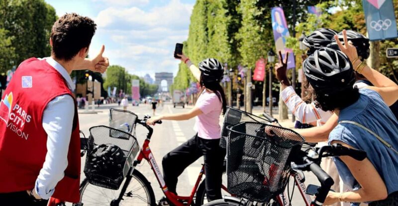Paris Guided Bike Tour - Key Points