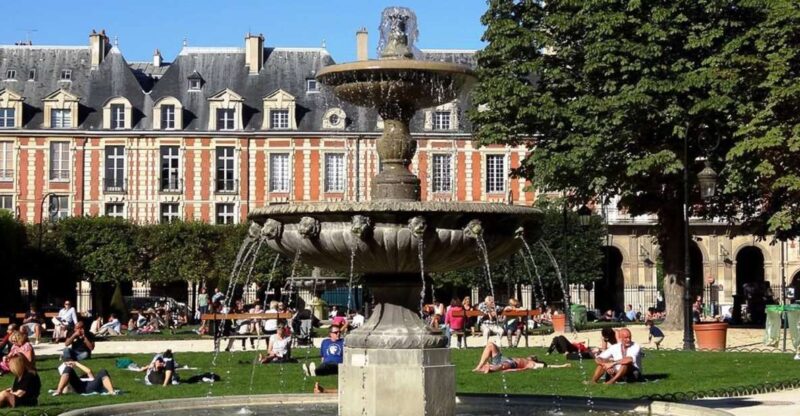 Paris: Guided tour of Marais in German - From Medieval Traces to 17th-Century Palaces