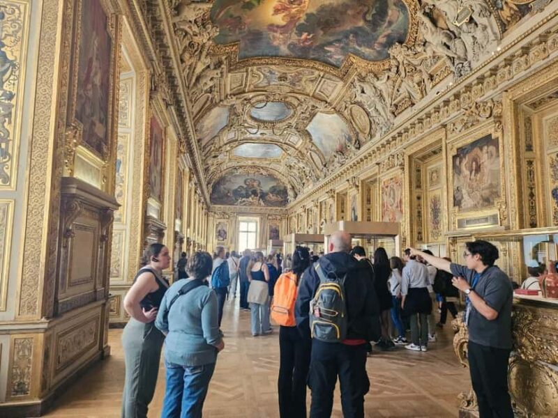 Paris: Guided visit of the Louvre Museum in Spanish - Post-Tour Flexibility and Self-Guided Exploration