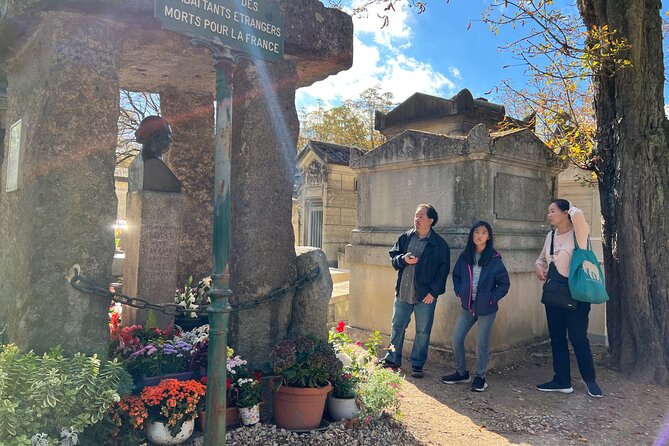 Paris: Haunted Père Lachaise Cemetery Guided Tour - Practical Tips for Attending the Tour