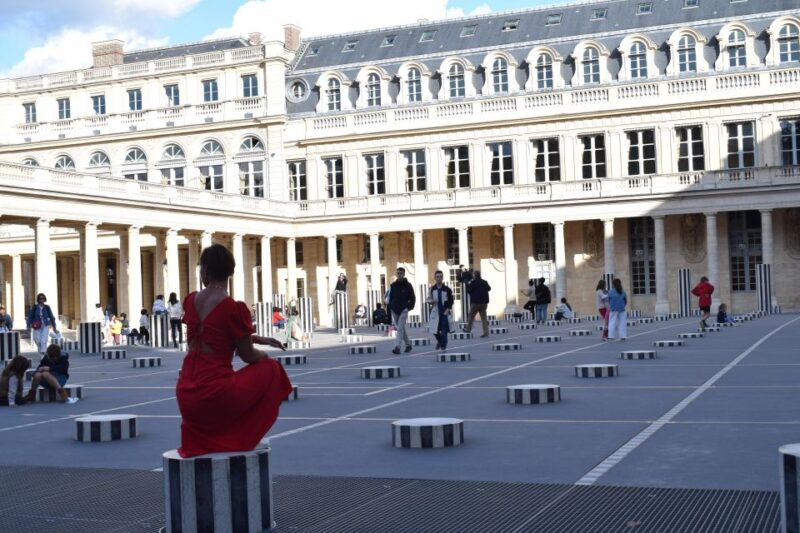 Paris : Highlights of Parisians' Paris guided tour - Exploring the Lively Streets of Les Halles
