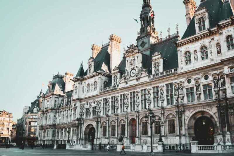 Paris: Historic City Center Private Guided Walking Tour - Discover the Heart of Paris in Just 2.5 Hours