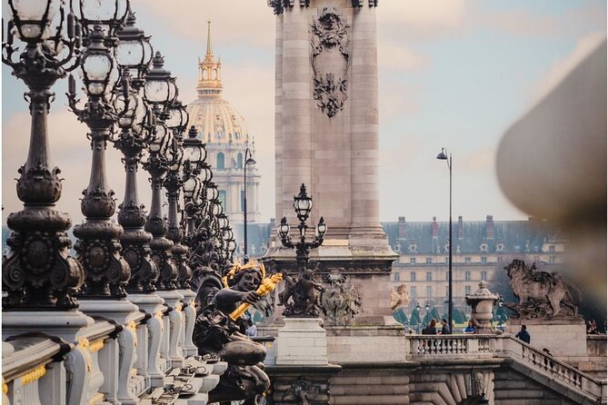 Paris Historic Islands Walk: Seine, Notre Dame & Louvre Views - Art and Nature: The Louvre and Tuileries Gardens