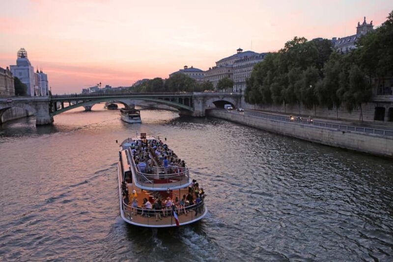 Paris: Hop-on Hop-off Bus Tour & Seine Cruise Bundle Tour - Discover Paris from Land and Water Perspectives
