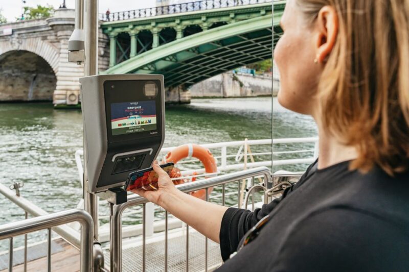 Paris: Hop-On Hop-Off Seine Cruise Pass with 9 Stops - Relaxing in Jardin des Plantes and Cité de la Mode