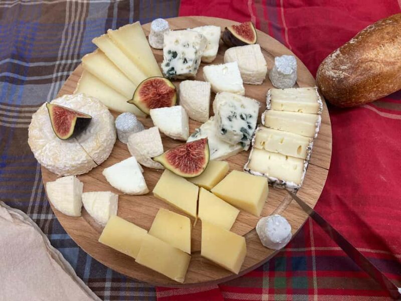 Paris: Ile de la Cité and Marais Guided Food Tour by Bike - Practical Details and Logistics