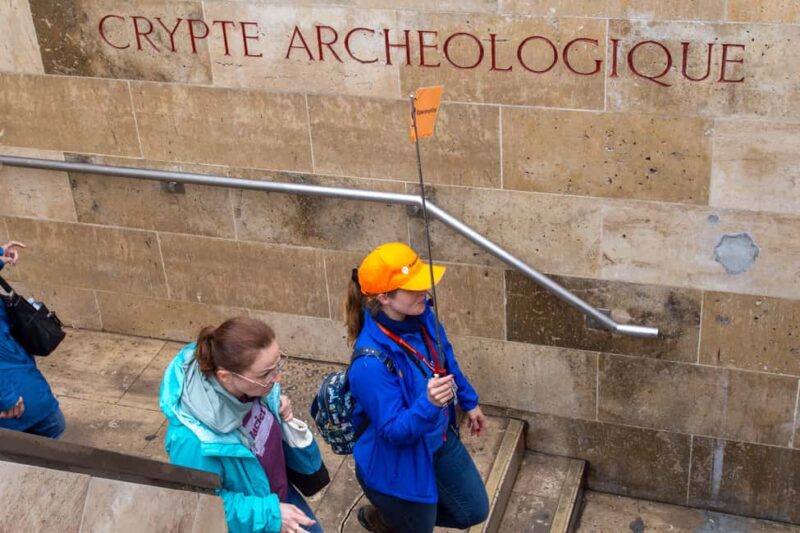 Paris: Île de la Cité and Notre-Dame Walking Tour With Crypt - Highlights of Île de la Cité’s Landmarks and Scenery