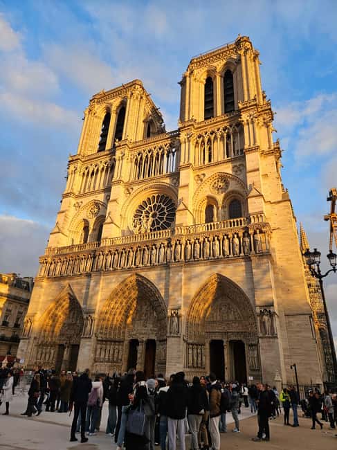 Paris: Île de la Cité Sunset Tour - Key Points