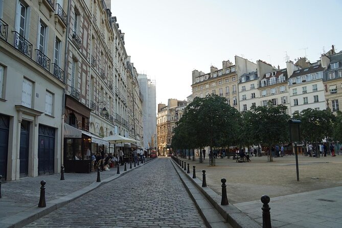 Paris Ile-de-la-Cité Walking Tour: Max 6 People Group or Private - Crossing Over to Île Saint-Louis’s Picturesque Streets
