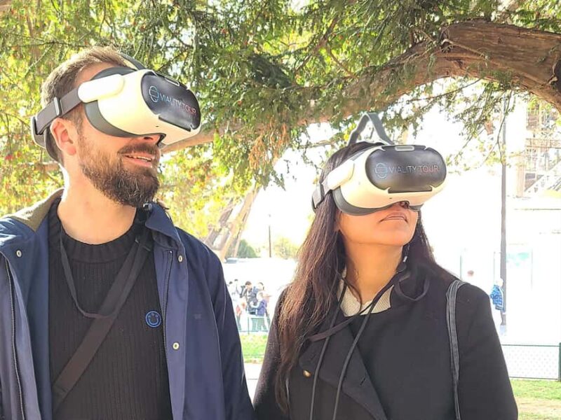 Paris : Immersive Eiffel Tower tour with virtual reality - The Guided Tour: Friendly, Informative, and Intimate