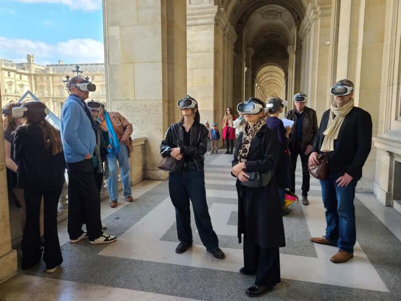 Paris: Immersive Louvre Tour with Virtual Reality - Exploring the Cour Carrée with a Guided Narrative