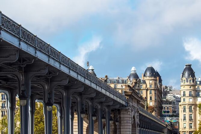 Paris Insider's Small Group Tour with Seine Sightseeing Cruise - The Tour Begins at Trocadero for Prime Eiffel Tower Views