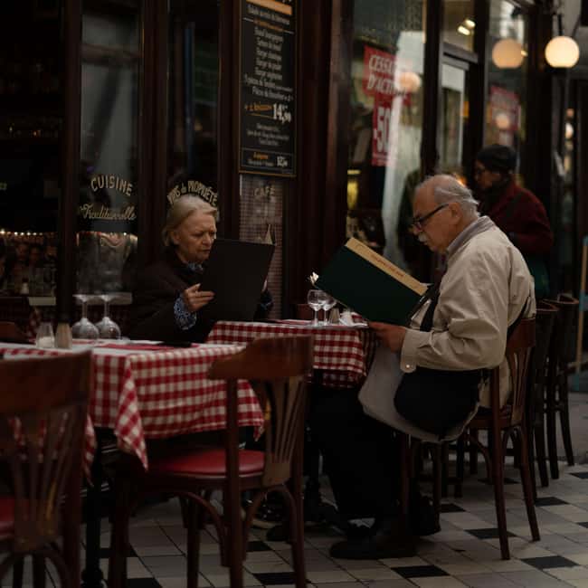 Paris: Introduction to your Neighborhood Tour - Key Points