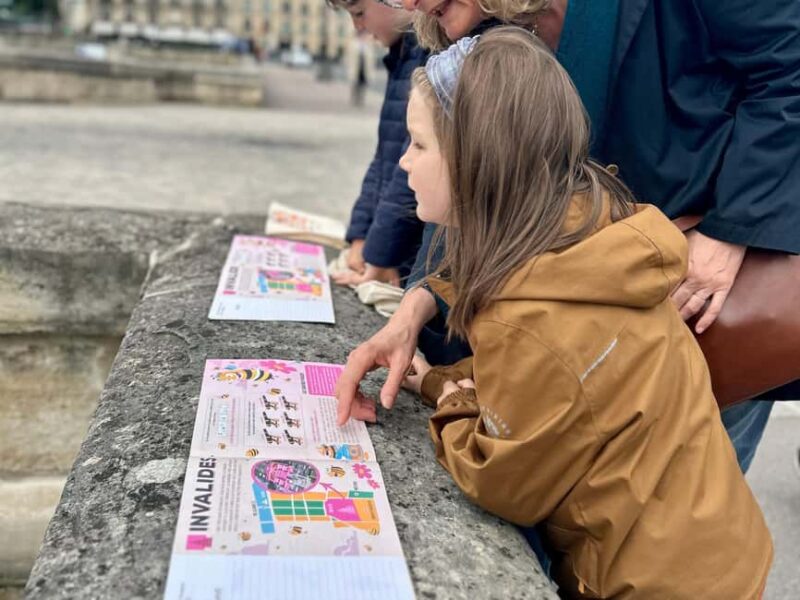 Paris: Investigation Cruise, a fun treasure hunt (in French) - Explore Paris in a New Light with the Investigation Cruise