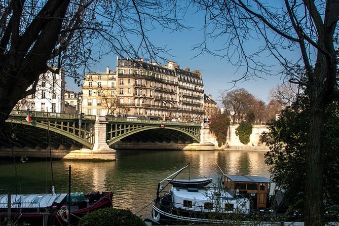 Paris, je taime Movie Locations Private Tour in Paris - Visiting the Eiffel Tower: Paris’ Most Recognizable Landmark