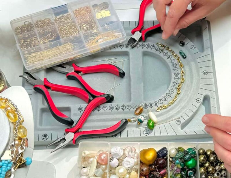 Paris: Jewelry Making Upcycling Workshop - What’s Included and What to Bring