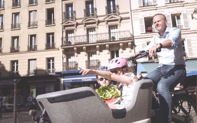 Paris: Kids Bike Tour - Iconic Landmarks: Place de la Concorde & the Champs-Élysées