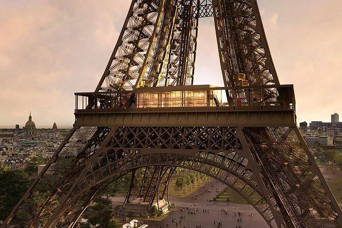 Paris Late Lunch at Eiffel Tower's Madame Brasserie Restaurant - Key Points