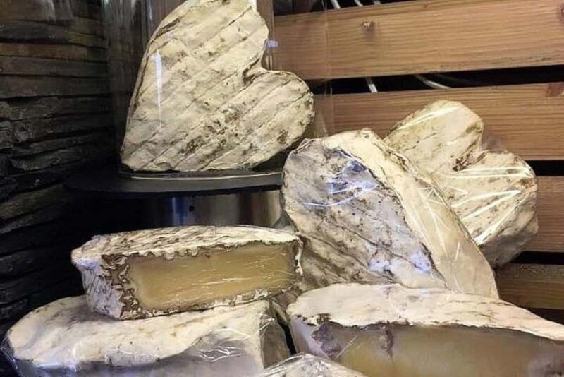 Paris: Latin Quarter Food and Wine Tour with a Local Guide - What Makes This Tour Stand Out in Paris